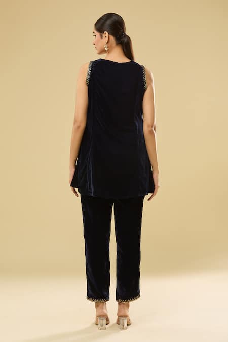 Shop Naintara Bajaj Blue Velvet Sequins Keyhole Neck Embroidered Kurta Set at Aza Fashions Shop_Naintara Bajaj_Blue Velvet Sequins Keyhole Neck Embroidered Kurta Set _at_Aza_Fashions