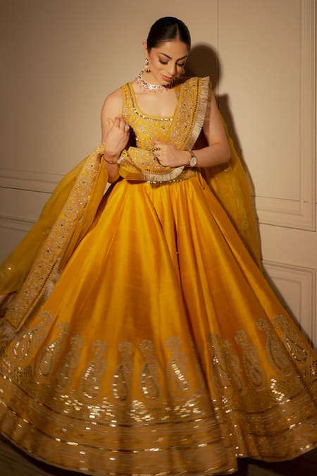 Shop Sheetal Batra Yellow , Amna Kiran Dori Placement Embroidered Bridal Lehenga Set Shop_Sheetal Batra_Yellow , Amna Kiran Dori Placement Embroidered Bridal Lehenga Set