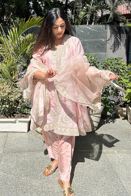 Buy Sheetal Batra Pink , Chanderi, Organza, Satin Pearls, Embroidery Anarkali Salwar Set Buy_Sheetal Batra_Pink , Chanderi, Organza, Satin Pearls, Embroidery Anarkali Salwar Set