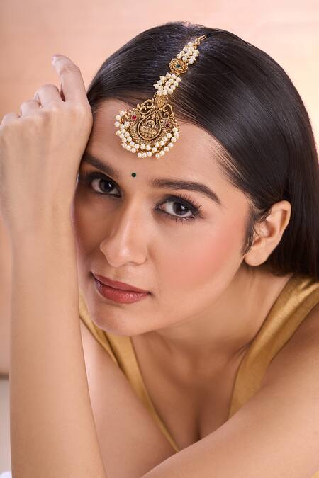 Buy_Nazaakat By Samara Singh_Gold Plated Temple Maangtikka With Pearls _Online_at_Aza_Fashions