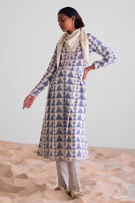 Shop_Cotton And Clay_Off White Modal V-neck Geometric Print Pleated Kurta Set _Online_at_Aza_Fashions