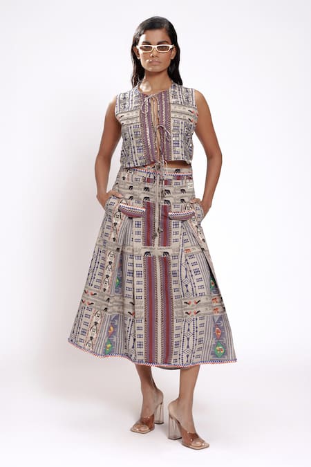 Doh Tak Keh Gray Rayon Tribal Geometric Print Pleated Skirt 