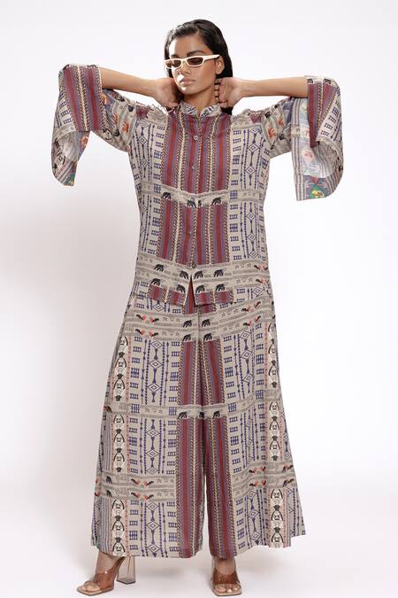 Buy_Doh Tak Keh_Gray Geometric Printed Cape Shirt_Online_at_Aza_Fashions