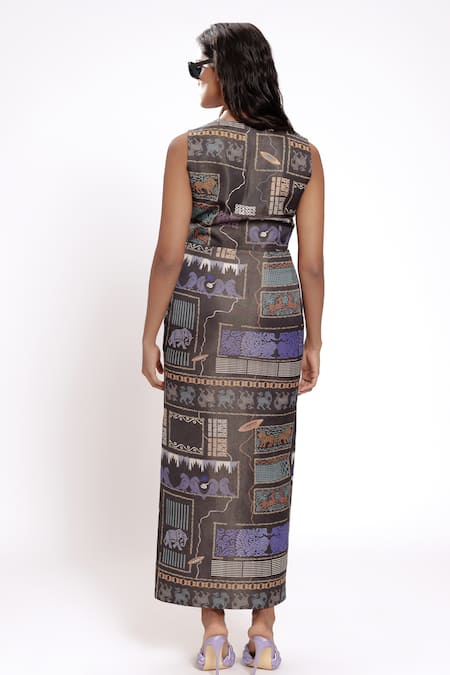 Shop_Doh Tak Keh_Black Satin V-neck Abstract Printed Vest _at_Aza_Fashions