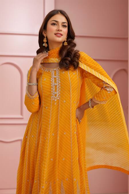 Samyukta Singhania_Yellow Georgette Beads, Embroidery Round Pittan Work Anarkali Set With Dupatta_Online_at_Aza_Fashions