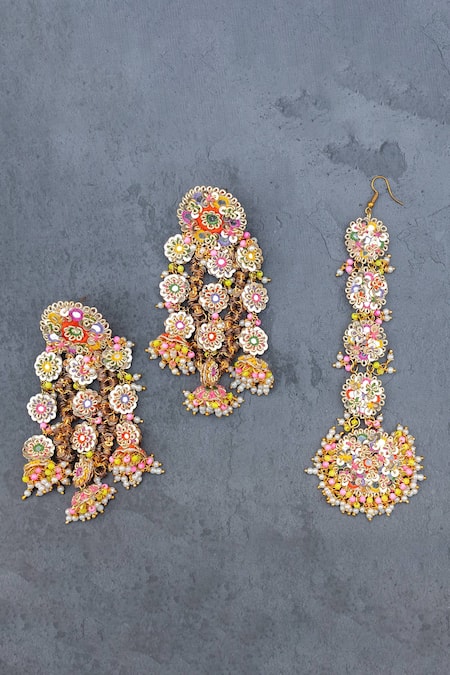 Kanyaadhan By Dhirajaayushi Floral Embroidered Earring & Mangtikka Set 