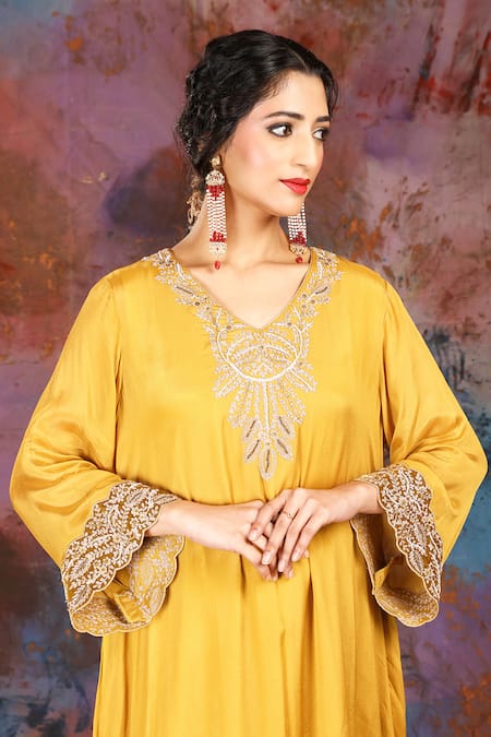 Buy_House Of Supriya_Yellow Velvet, Satin, Chiffon Sequins, Beads, Floral Vine Embroidered Kurta Set _Online_at_Aza_Fashions