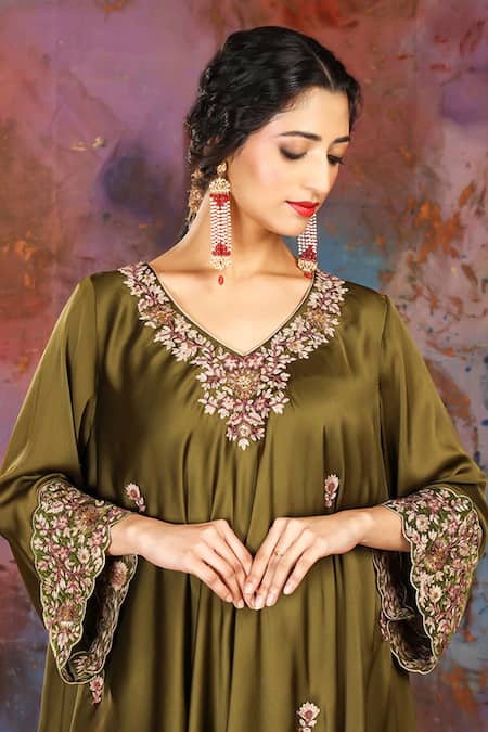 Buy_House Of Supriya_Green Velvet, Satin Sequins, Zari, Beads Floral Embroidered Kurta And Sharara Set _Online_at_Aza_Fashions
