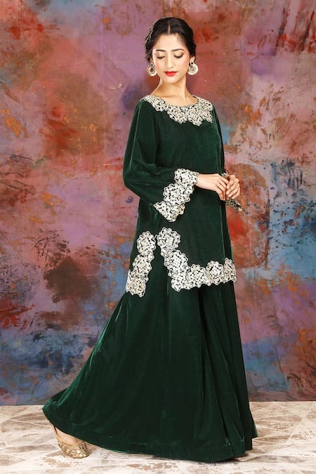 Buy_House Of Supriya_Emerald Green Velvet Mirrors, Embroidery Round Neck Kurta Set _Online_at_Aza_Fashions