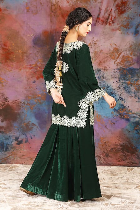 House Of Supriya Emerald Green Mirror Embroidered Kurta Set 