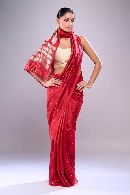 Mint N Oranges Red Silk Embroidery Round Neck Handwoven Banarasi Saree at Aza Fashions Mint N Oranges_Red Silk Embroidery Round Neck Handwoven Banarasi Saree_at_Aza_Fashions