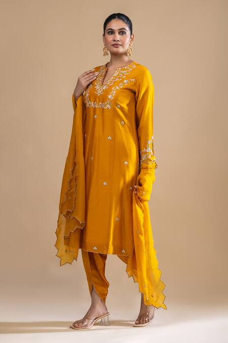 Buy_Label Radini_Yellow Chanderi Sequins Split V-neck Kashmiri Tilla Embroidered Kurta Set _Online_at_Aza_Fashions