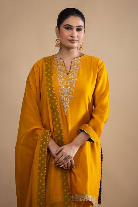 Buy_Label Radini_Yellow Chanderi Embroidery, Sequins Split V-neck Kashmiri Tilla Kurta Set _Online_at_Aza_Fashions