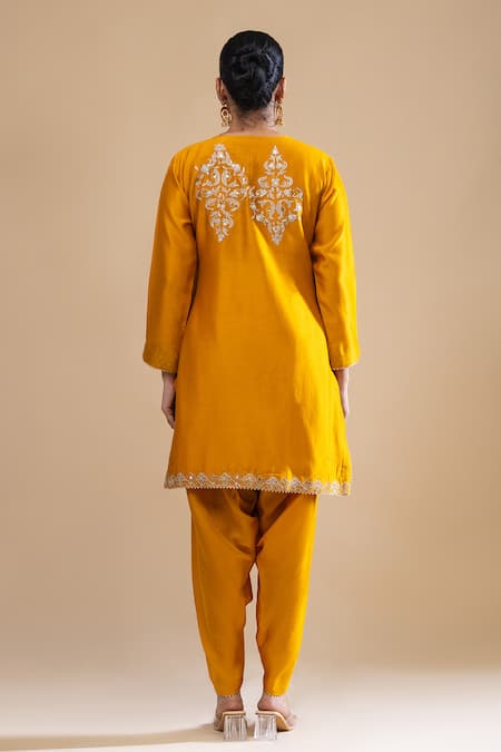 Label Radini Kashmiri Tilla Embroidered Kurta Set 