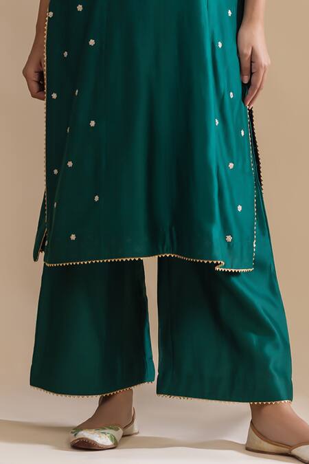 Buy Label Radini Green Chanderi Sequins Round Neck Paisley Kashmiri Tilla Embroidered Set Online at Aza Fashions Buy_Label Radini_Green Chanderi Sequins Round Neck Paisley Kashmiri Tilla Embroidered Set _Online_at_Aza_Fashions