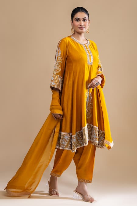 Buy Label Radini Yellow Chanderi Pearls Round Neck Aari Embroidered Choga Kurta Set Online at Aza Fashions Buy_Label Radini_Yellow Chanderi Pearls Round Neck Aari Embroidered Choga Kurta Set _Online_at_Aza_Fashions