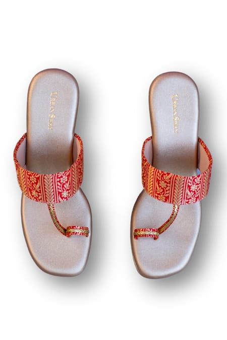 Urbansway Floral Woven Brocade Strap Kolhapuri Wedges 