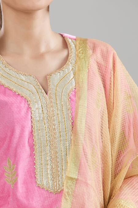 Shop Naintara Bajaj Pink Velvet, Linen, Chiffon Zari, Gota Patti, Leaf Embroidered Kurta Set Online at Aza Fashions Shop_Naintara Bajaj_Pink Velvet, Linen, Chiffon Zari, Gota Patti, Leaf Embroidered Kurta Set _Online_at_Aza_Fashions