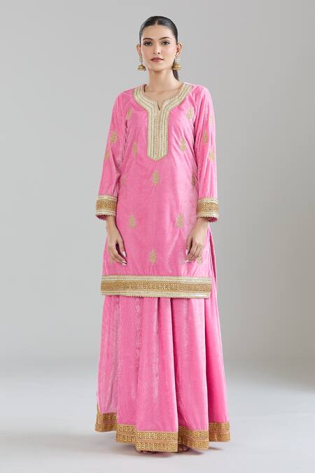 Buy Naintara Bajaj Pink Velvet, Linen, Chiffon Zari, Gota Patti, Leaf Embroidered Kurta Set Buy_Naintara Bajaj_Pink Velvet, Linen, Chiffon Zari, Gota Patti, Leaf Embroidered Kurta Set