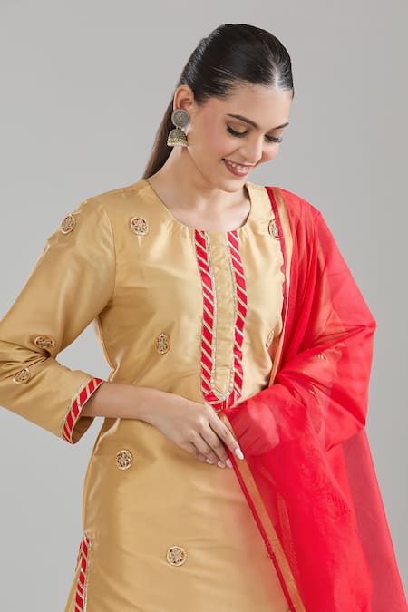 Shop Samyukta Singhania Beige Taffeta, Linen, Chiffon Embroidery, Gota Patti, Sequins Flower Kurta Set Online at Aza Fashions Shop_Samyukta Singhania_Beige Taffeta, Linen, Chiffon Embroidery, Gota Patti, Sequins Flower Kurta Set _Online_at_Aza_Fashions