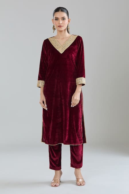 Naintara Bajaj Maroon Velvet, Linen Gota Patti, Zari, Sequins V-neck Paisley Kurta Set Online at Aza Fashions Naintara Bajaj_Maroon Velvet, Linen Gota Patti, Zari, Sequins V-neck Paisley Kurta Set _Online_at_Aza_Fashions