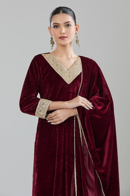 Buy Naintara Bajaj Maroon Velvet, Linen Gota Patti, Zari, Sequins V-neck Paisley Kurta Set Online at Aza Fashions Buy_Naintara Bajaj_Maroon Velvet, Linen Gota Patti, Zari, Sequins V-neck Paisley Kurta Set _Online_at_Aza_Fashions