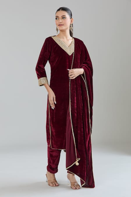 Shop Naintara Bajaj Maroon Velvet, Linen Gota Patti, Zari, Sequins V-neck Paisley Kurta Set Online at Aza Fashions Shop_Naintara Bajaj_Maroon Velvet, Linen Gota Patti, Zari, Sequins V-neck Paisley Kurta Set _Online_at_Aza_Fashions
