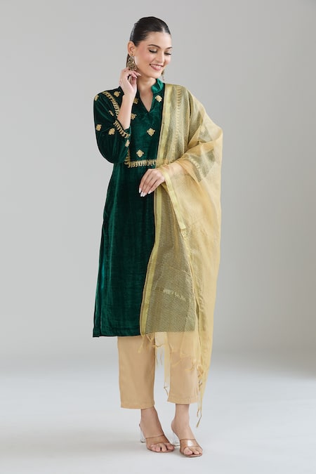 Shop_Naintara Bajaj_Green Velvet, Linen Zari Mandarin Collar Embroidered Kurta Set _Online_at_Aza_Fashions