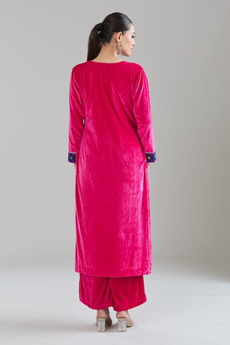 Naintara Bajaj Floral Embroidered Velvet Kurta Set 