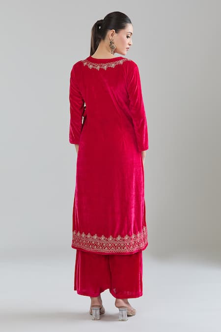 Naintara Bajaj Zari Embroidered Pink Angarkha Kurta Set 