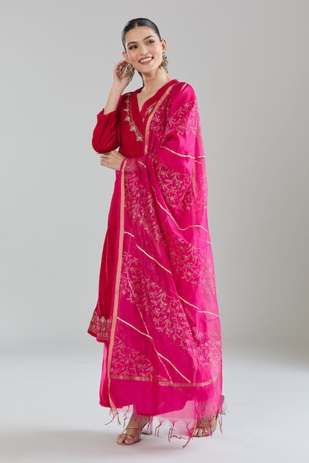 Shop_Naintara Bajaj_Pink Velvet, Chiffon Zari, Gota Patti, Embroidery V-neck Angarkha Kurta Set 