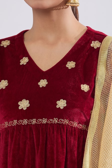 Buy Samyukta Singhania Maroon Velvet Zari V-neck Floral Embroidered Kurta Set Online at Aza Fashions Buy_Samyukta Singhania_Maroon Velvet Zari V-neck Floral Embroidered Kurta Set _Online_at_Aza_Fashions
