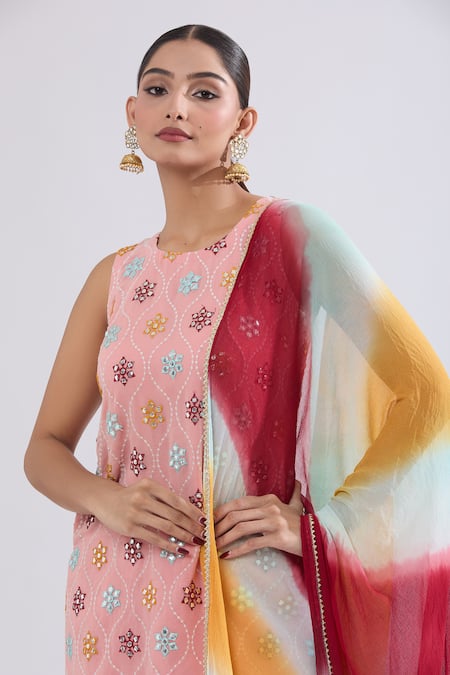 Shop Samyukta Singhania Pink Georgette Mirrors, Embroidery Round Neck Mughal Floral Kurta Set Shop_Samyukta Singhania_Pink Georgette Mirrors, Embroidery Round Neck Mughal Floral Kurta Set