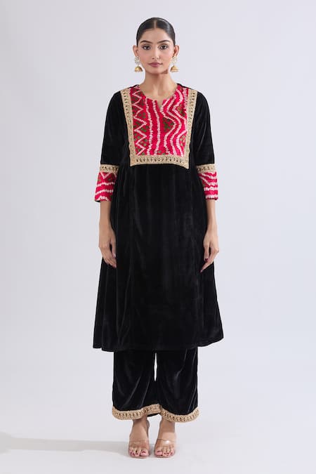 Shop_Samyukta Singhania_Black Velvet, Chiffon Zari, Embroidery Split V-neck Bandhani Print Kurta Set_Online_at_Aza_Fashions