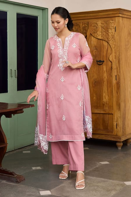 Meesa Floral Embroidered Kurta Set 