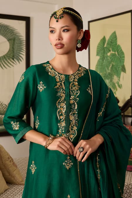 Buy_Meesa_Green Chanderi Silk Sequins, Embroidery Round Neck Floral Kurta Set _Online_at_Aza_Fashions