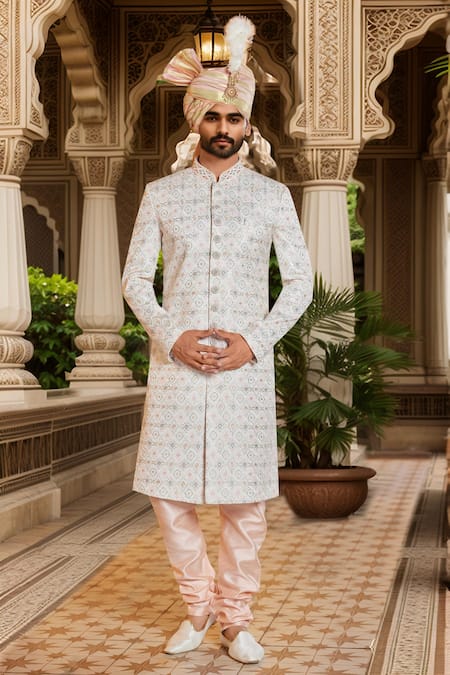 Aryavir Malhotra Cream Mughal Embroidered Sherwani Set 