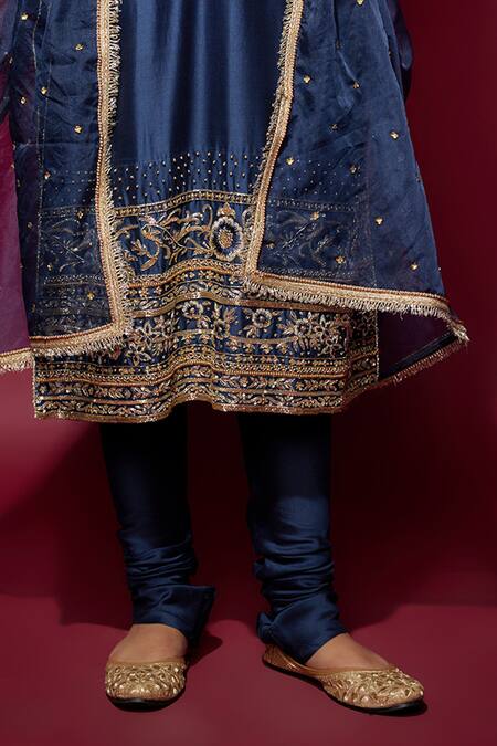 The Aarya Blue Organza, Chanderi, Handloom Cotton Sequins, Zari, Floral Zardozi Kurta Set Online at Aza Fashions The Aarya_Blue Organza, Chanderi, Handloom Cotton Sequins, Zari, Floral Zardozi Kurta Set _Online_at_Aza_Fashions