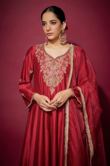 The Aarya Red Organza, Chanderi, Handloom Cotton Beads, Floral Zardozi Anarkali Pant Set Online at Aza Fashions The Aarya_Red Organza, Chanderi, Handloom Cotton Beads, Floral Zardozi Anarkali Pant Set _Online_at_Aza_Fashions
