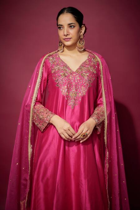 Buy_The Aarya_Pink Organza, Handloom Cotton Embroidery V-neck Floral Zardozi Kurta Palazzo Set _Online_at_Aza_Fashions