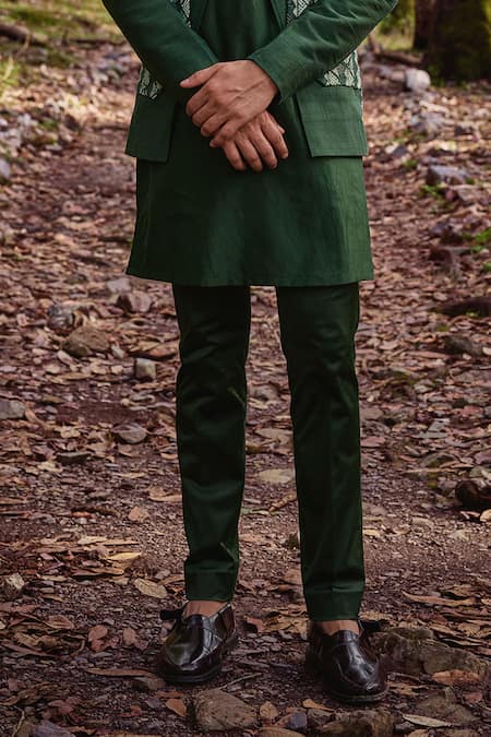 Varun Chakkilam_Green Twill, Silk, Lycra Embroidery Geometric Crest Jacket Set _Online_at_Aza_Fashions