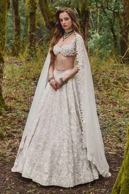 Varun Chakkilam White Organza Sequins Sweetheart Neck Petal Embroidered Lehenga Set at Aza Fashions Varun Chakkilam_White Organza Sequins Sweetheart Neck Petal Embroidered Lehenga Set _at_Aza_Fashions