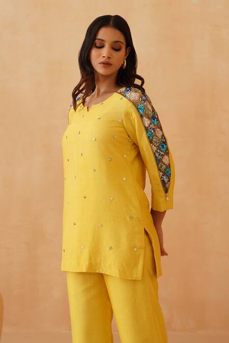Rishika Singh Yellow Cotton, Silk, Net Sequins, Embroidery Short Kurta Set With Bloom Sleeves Online at Aza Fashions Rishika Singh_Yellow Cotton, Silk, Net Sequins, Embroidery Short Kurta Set With Bloom Sleeves _Online_at_Aza_Fashions