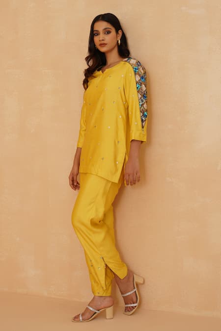 Rishika Singh Yellow Cotton, Silk, Net Sequins, Embroidery Short Kurta Set With Bloom Sleeves at Aza Fashions Rishika Singh_Yellow Cotton, Silk, Net Sequins, Embroidery Short Kurta Set With Bloom Sleeves _at_Aza_Fashions