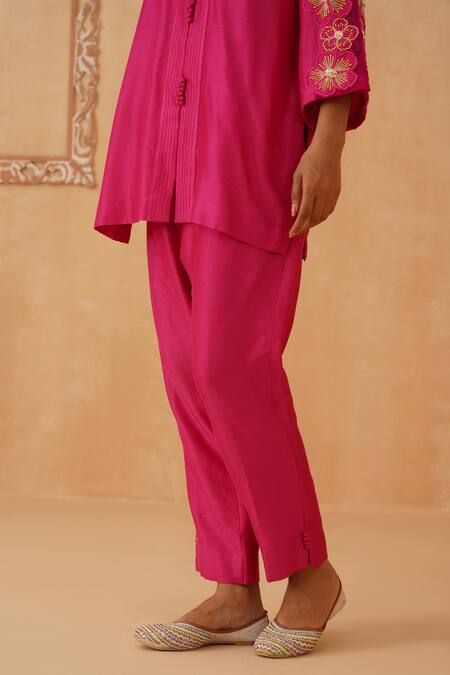 Rishika Singh Pink Chanderi Beads Round Neck Floral Kurta Set Online at Aza Fashions Rishika Singh_Pink Chanderi Beads Round Neck Floral Kurta Set _Online_at_Aza_Fashions