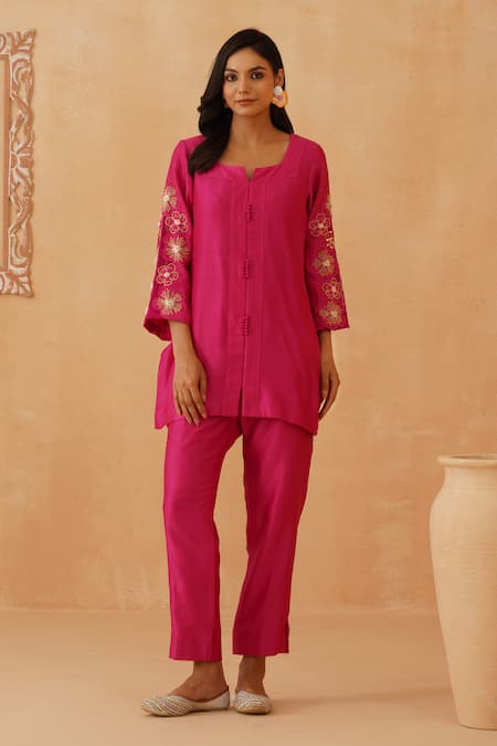 Rishika Singh Floral Beaded Pink Kurta Set 