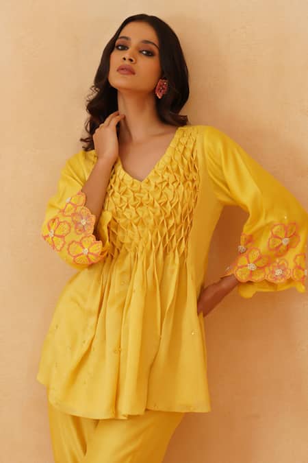 Buy_Rishika Singh_Yellow Chanderi Beads, Embroidery V-neck Honeycomb Smocked Peplum Kurta Set _Online_at_Aza_Fashions