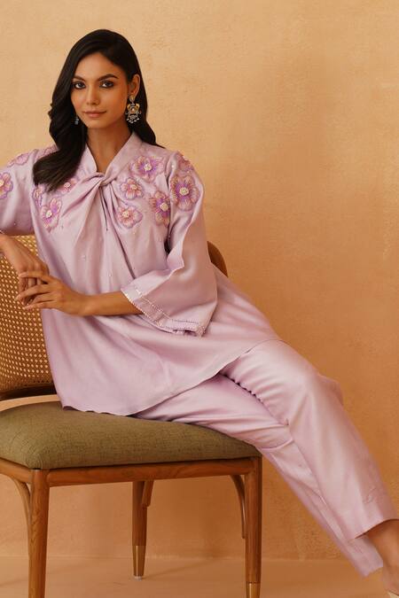 Rishika Singh_Purple Chanderi Beads V-neck Bloom Knotted V Kurta Set _at_Aza_Fashions