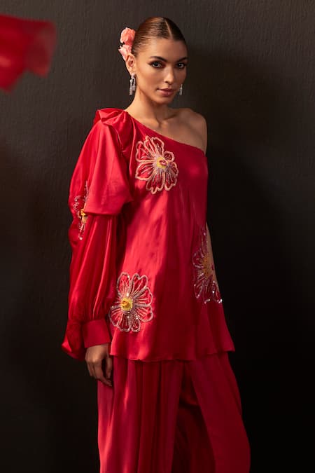 Buy_Rishika Singh_Red Bamboo Embroidery, Sequins One Shoulder Resham And Kurta Set _Online_at_Aza_Fashions