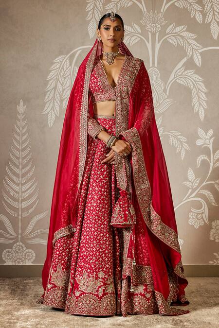 Shop_Ridhi Mehra_Red Silk, Net Sequins, Embroidery Plunge Neck Bloom Motif Lehenga Set 